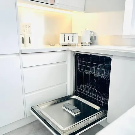 Thames View Apartment In Лондон Экстерьер фото