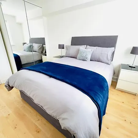 Thames View Apartment In Лондон Экстерьер фото