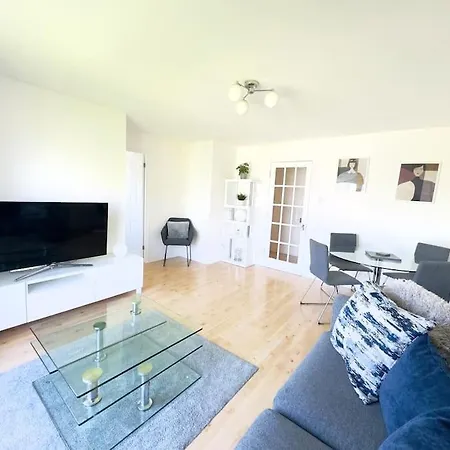 Thames View Apartment In Лондон Экстерьер фото